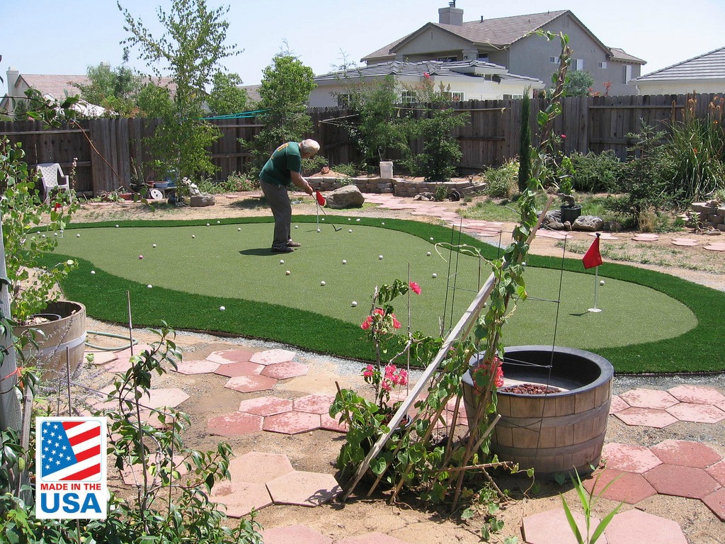 synthetic grass putting green