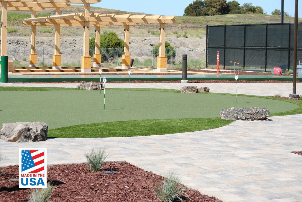 synthetic turf putting green