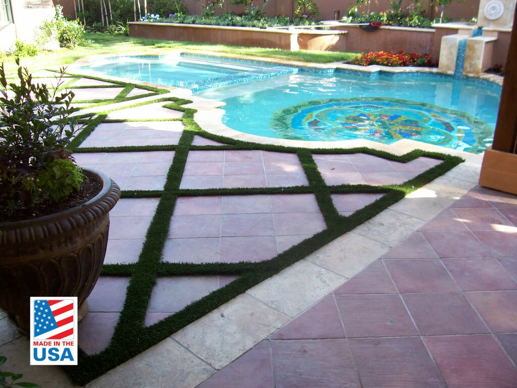 synthetic grass for pool area